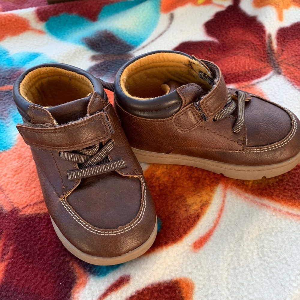 Toddler boots, slightly used